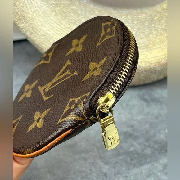 🌵Louis Vuitton Round Coin Holder Monogram🌵